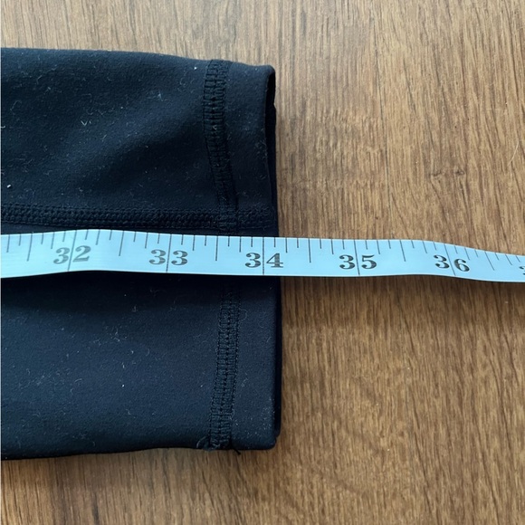 Polygon High Waisted Leggings with Pockets 🖤✨ - Picture 8 of 11